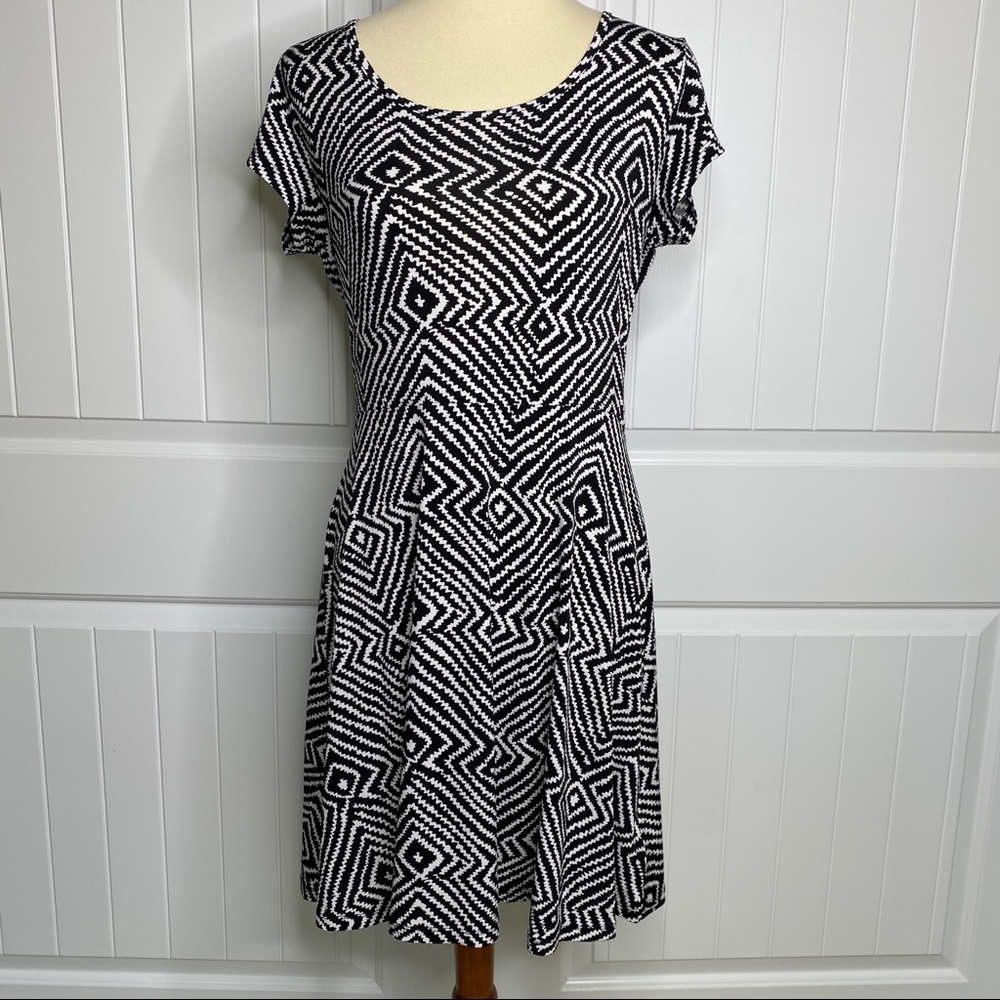 Michael Kors black & white dress size medium